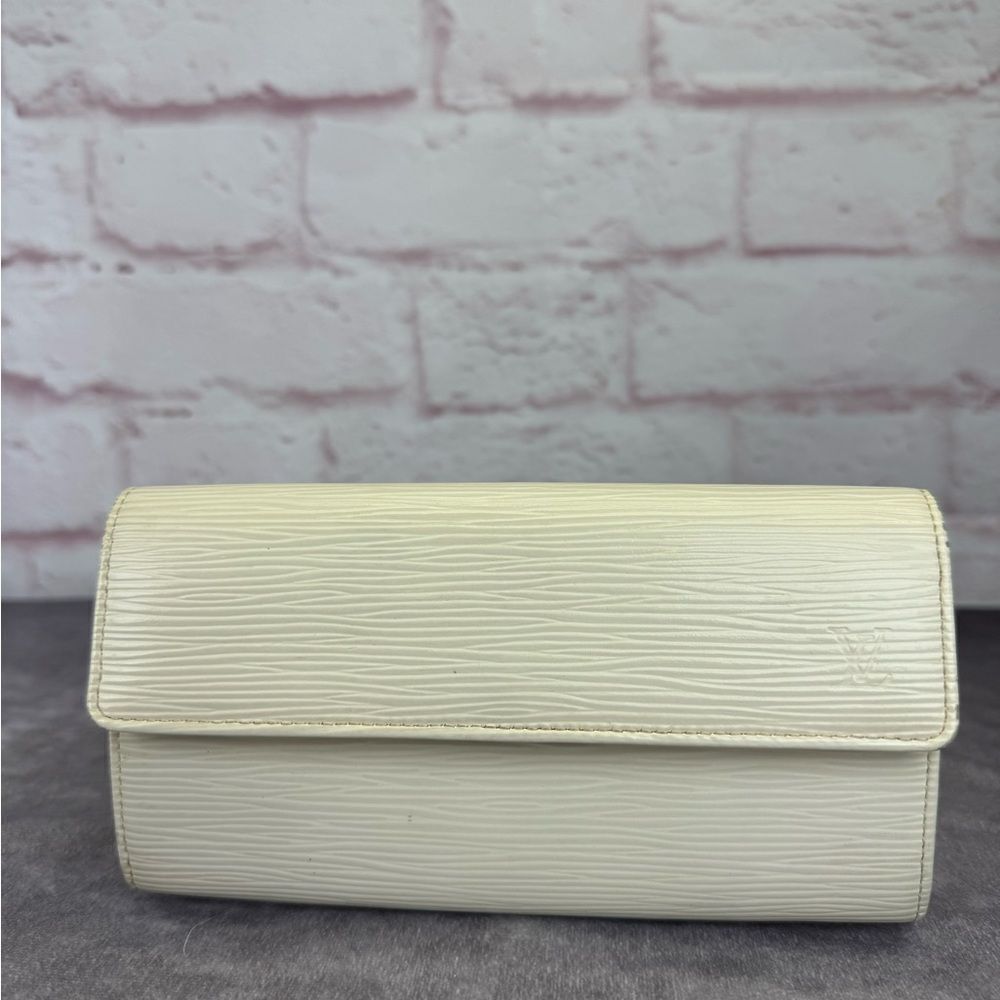 Louis Vuitton Sarah Vintage Epi White Leather Wallet